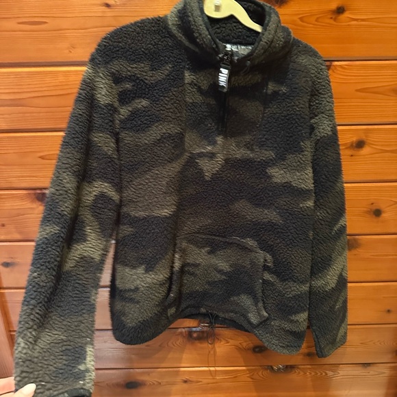 PINK Victoria's Secret Men's Green Camouflage Zip-Up Sweater - Picture 2 of 4